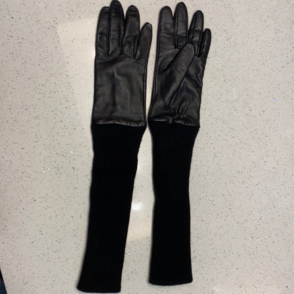 Black lamb skin and knit gloves